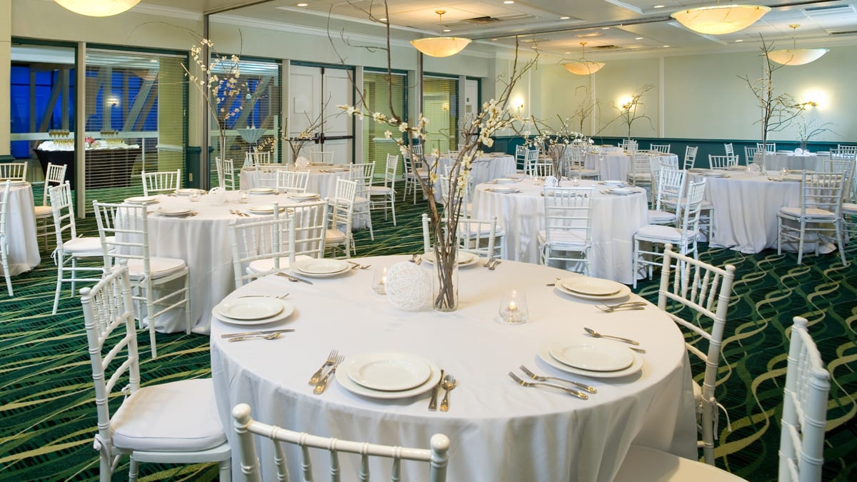 Meeting Room Banquet Setup - Holiday Inn VA Beach - Oceanside 21st St